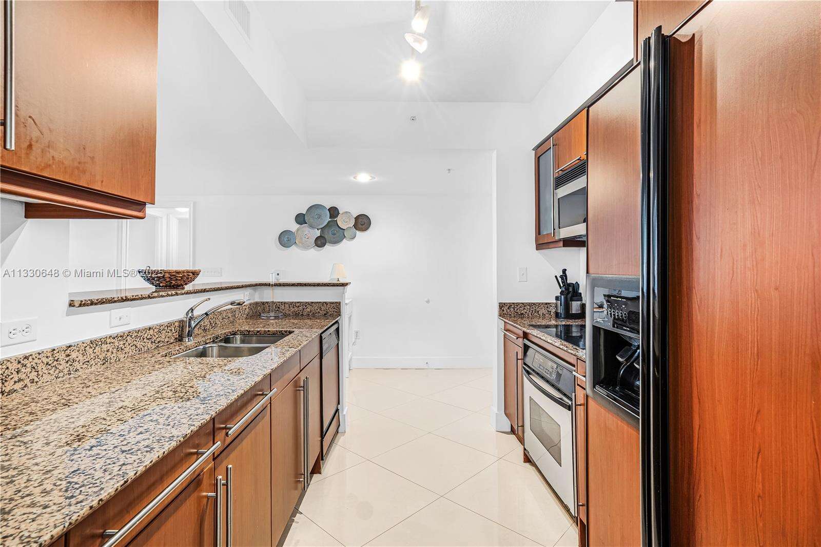 2080 Ocean Dr, Hallandale Beach, FL 33009 - For Rent photo 4