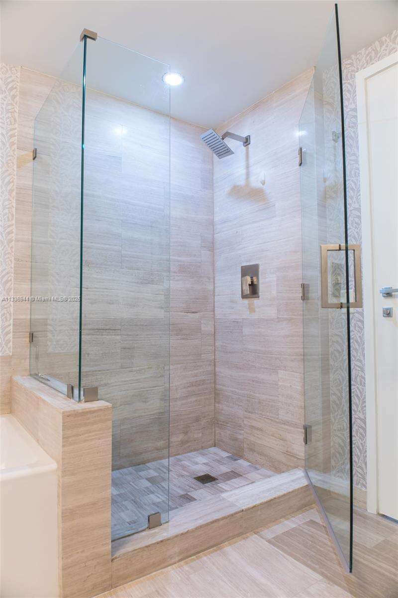 Brickell House at 1300 Brickell Bay Dr, Miami, FL 33131 - For Rent photo 14