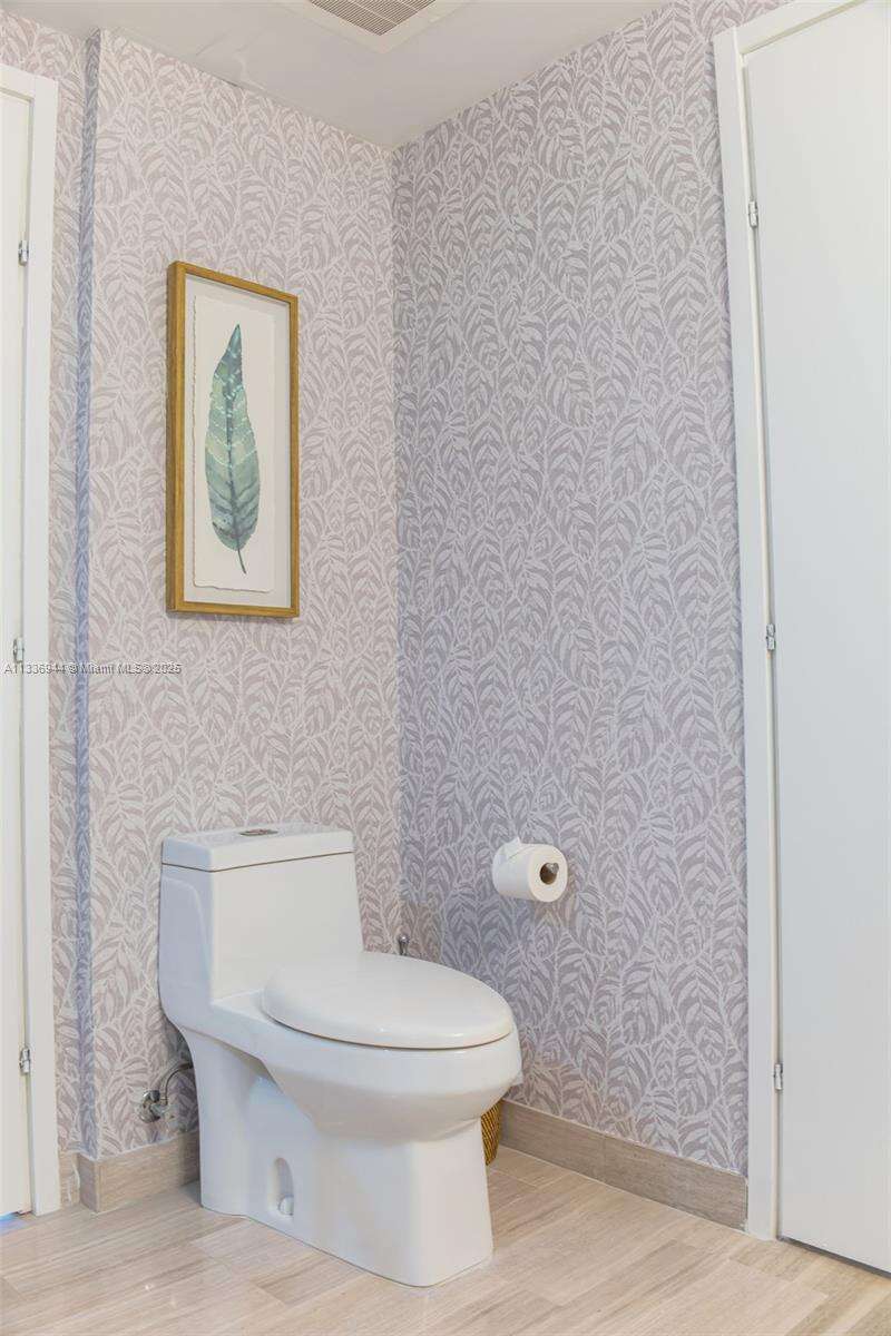Brickell House at 1300 Brickell Bay Dr, Miami, FL 33131 - For Rent photo 15