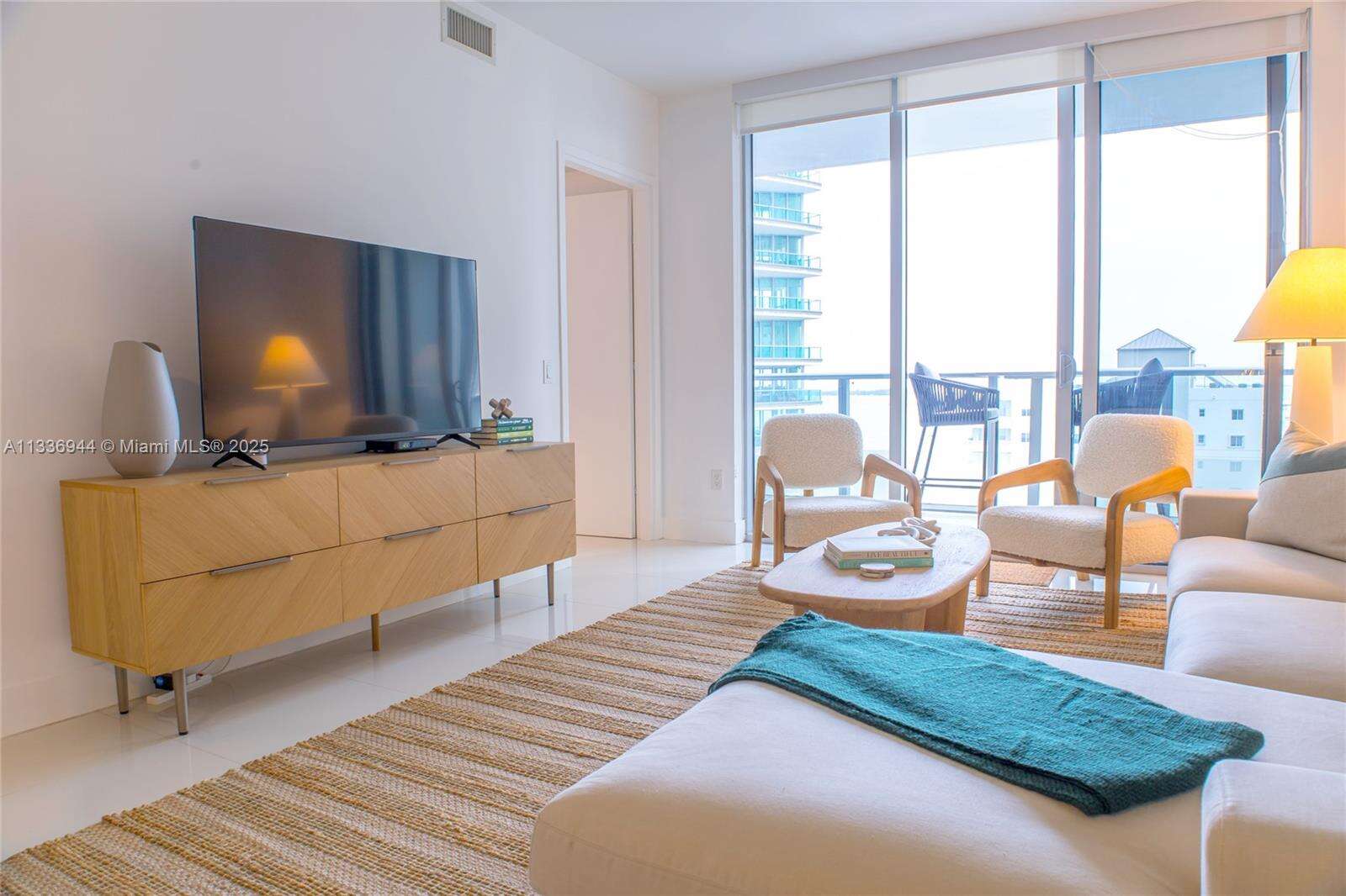 Brickell House at 1300 Brickell Bay Dr, Miami, FL 33131 - For Rent photo 3