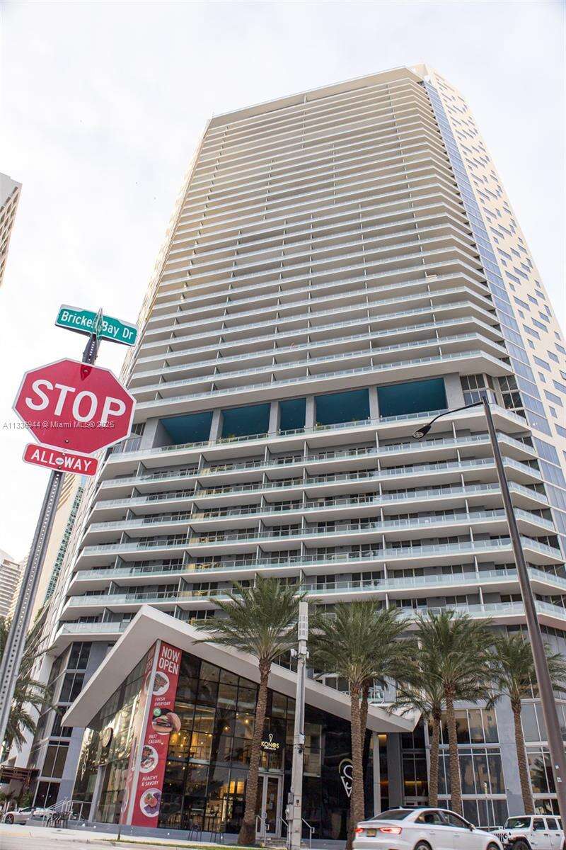 Brickell House at 1300 Brickell Bay Dr, Miami, FL 33131 - For Rent photo 29