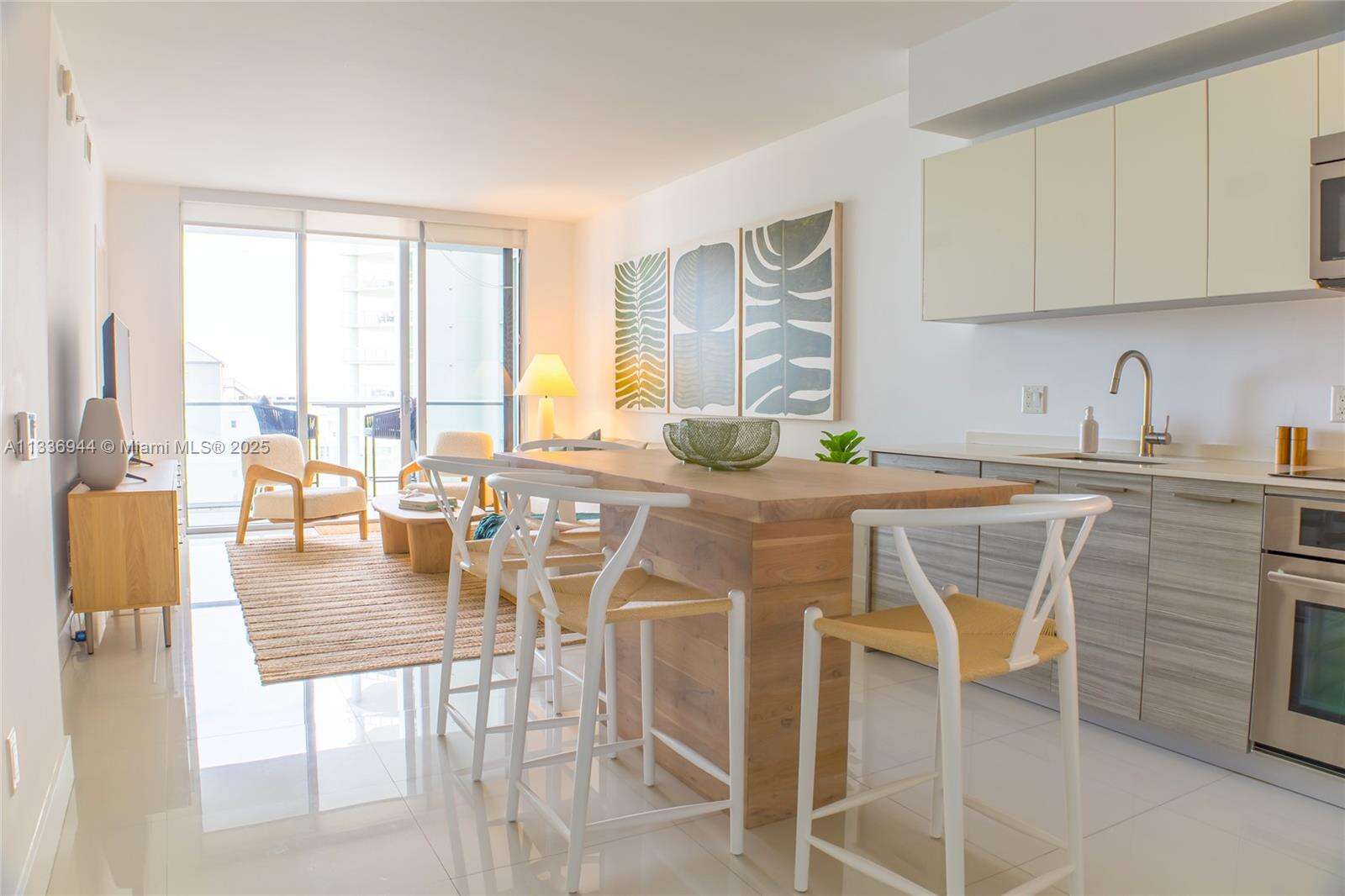 Brickell House at 1300 Brickell Bay Dr, Miami, FL 33131 - For Rent photo 4
