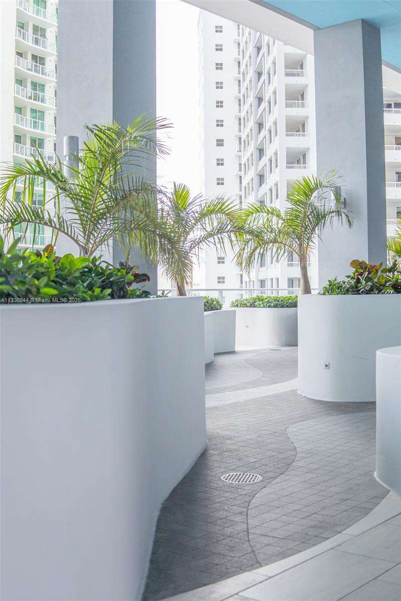 Brickell House at 1300 Brickell Bay Dr, Miami, FL 33131 - For Rent photo 36