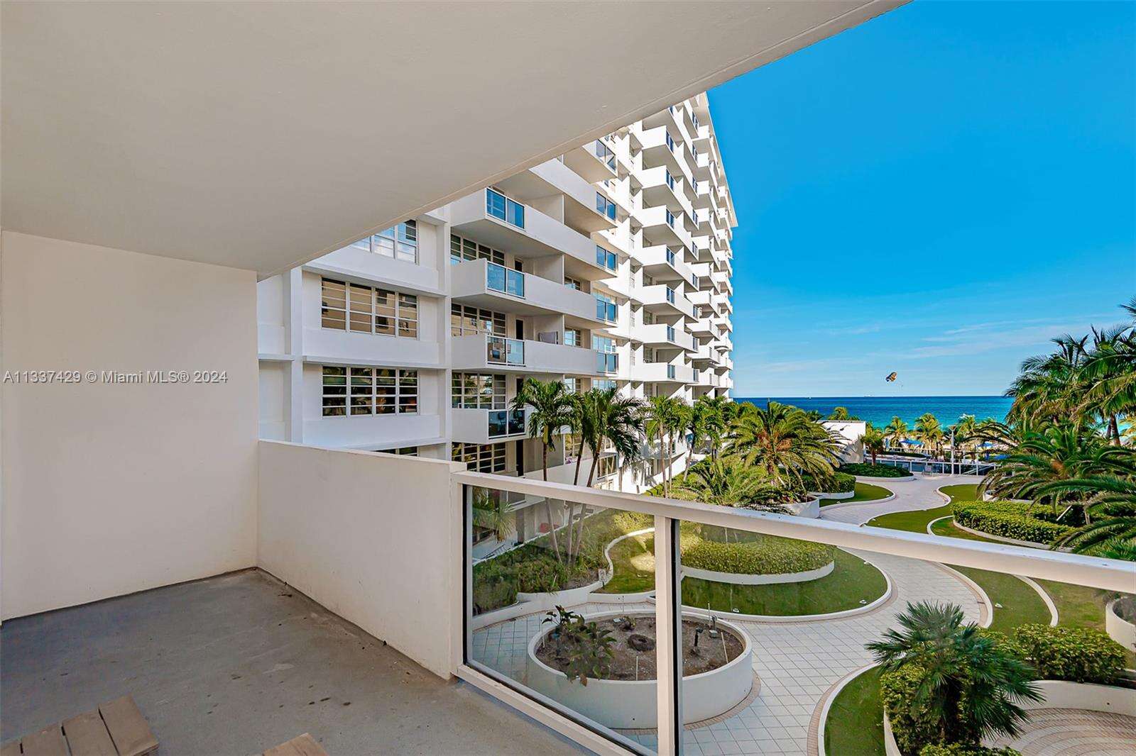 Decoplage at 100 Lincoln Rd, Miami Beach, FL 33139 - For Rent photo 1