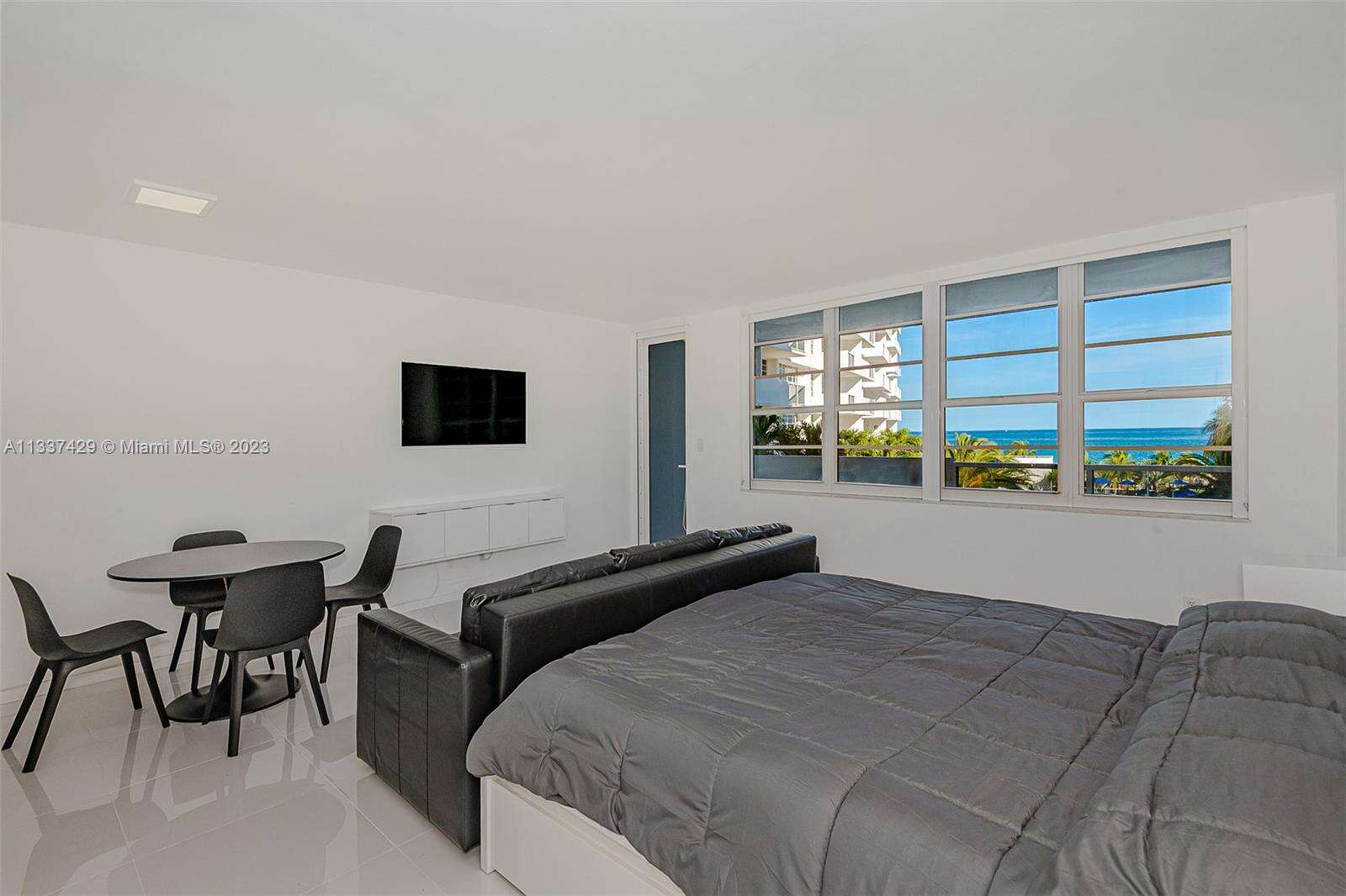 Decoplage at 100 Lincoln Rd, Miami Beach, FL 33139 - For Rent photo 3