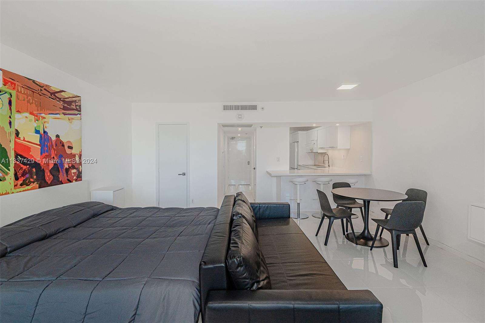 Decoplage at 100 Lincoln Rd, Miami Beach, FL 33139 - For Rent photo 4