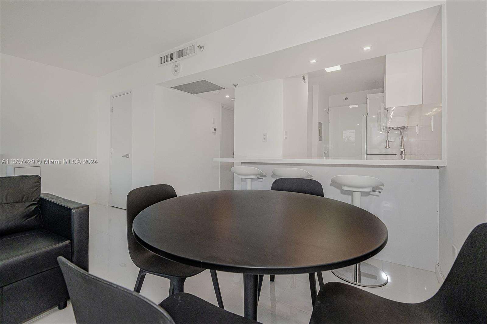 Decoplage at 100 Lincoln Rd, Miami Beach, FL 33139 - For Rent photo 7