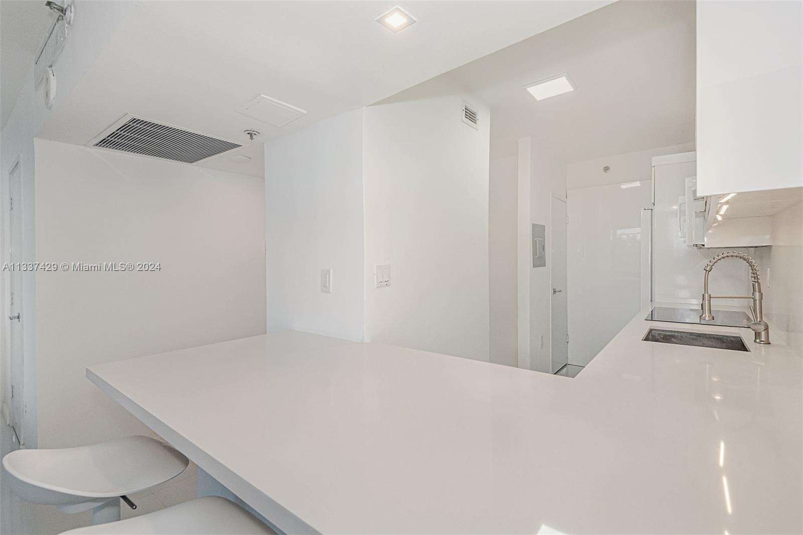 Decoplage at 100 Lincoln Rd, Miami Beach, FL 33139 - For Rent photo 9