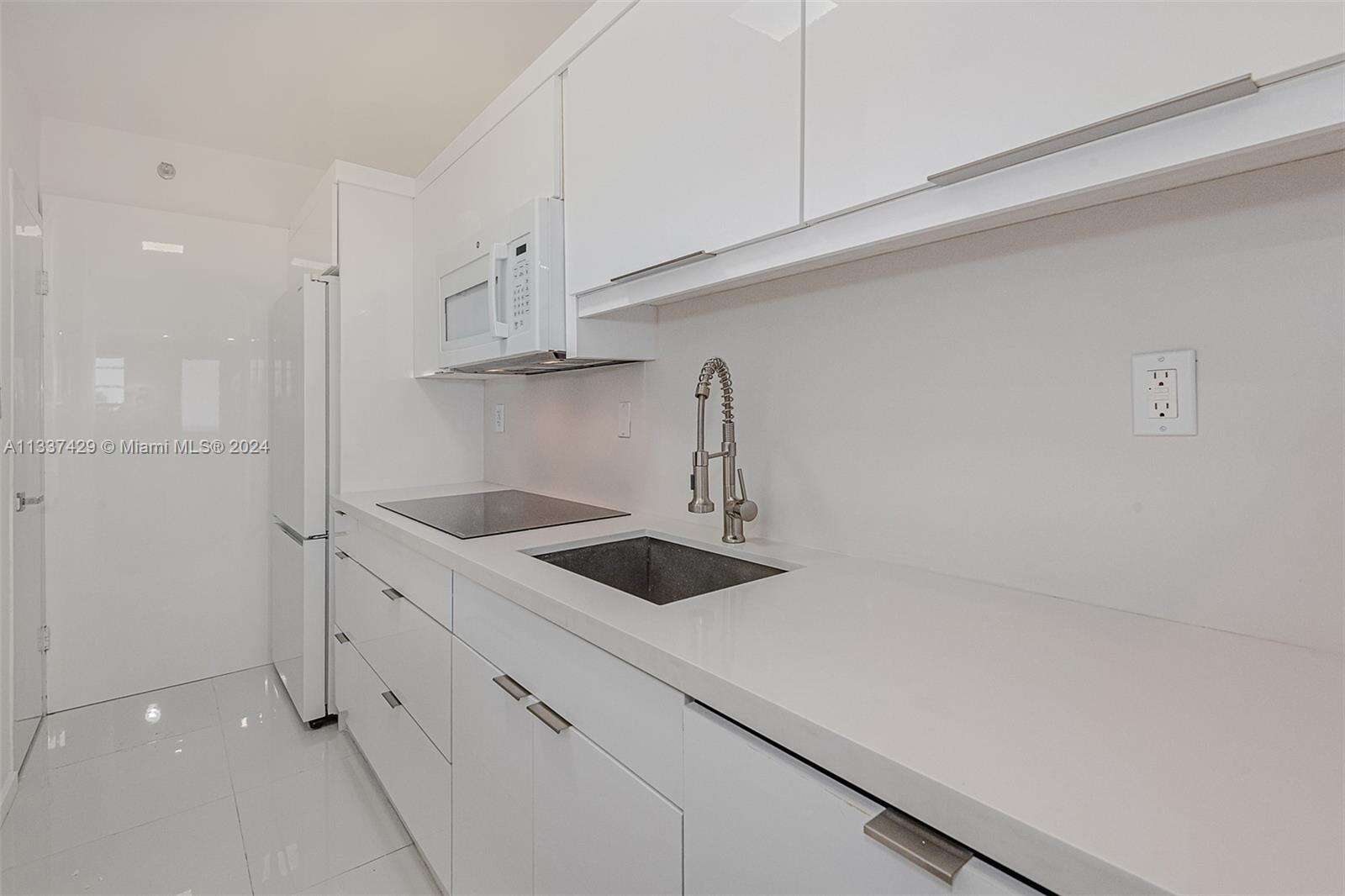 Decoplage at 100 Lincoln Rd, Miami Beach, FL 33139 - For Rent photo 10