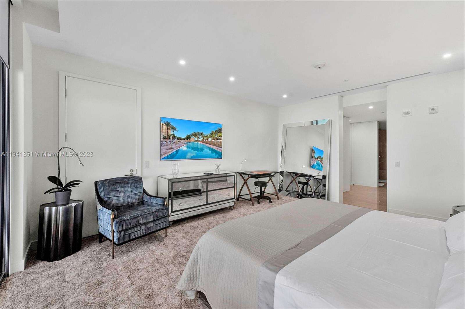 St Regis Center Tower at 9703 Collins Ave, Bal Harbour, FL 33154 - For Rent photo 8