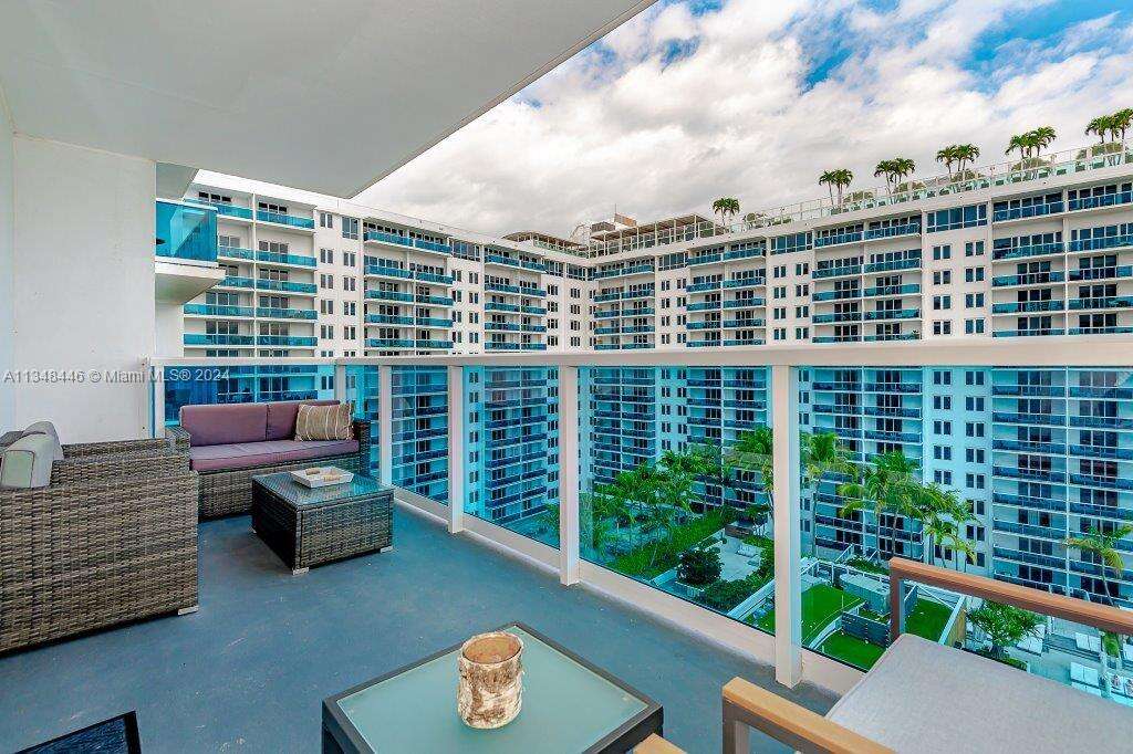 Roney Palace at 2301 Collins Ave, Miami Beach, FL 33139 - For Rent photo 2