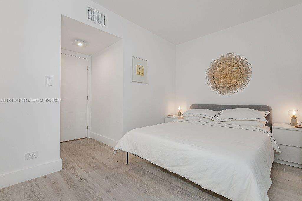 Roney Palace at 2301 Collins Ave, Miami Beach, FL 33139 - For Rent photo 13