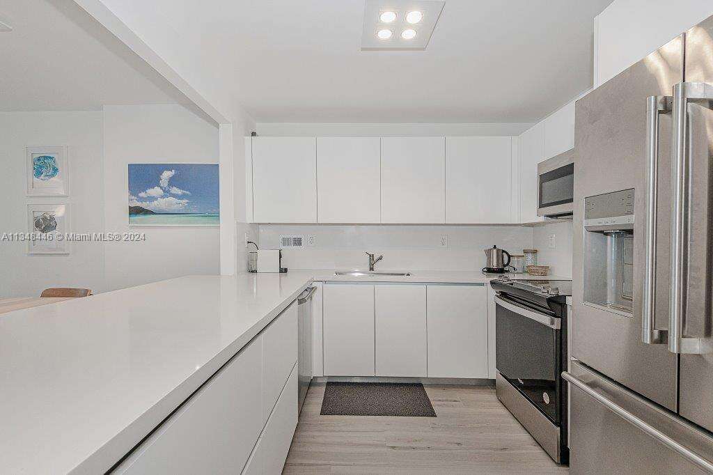 Roney Palace at 2301 Collins Ave, Miami Beach, FL 33139 - For Rent photo 17