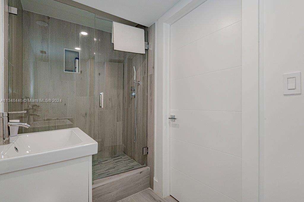Roney Palace at 2301 Collins Ave, Miami Beach, FL 33139 - For Rent photo 20