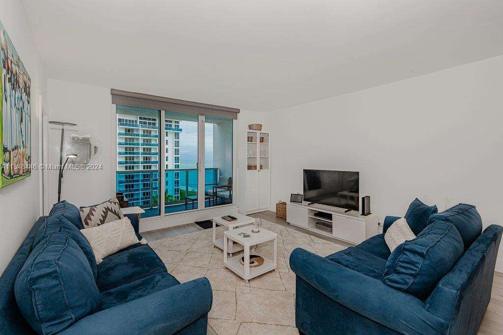 Roney Palace at 2301 Collins Ave, Miami Beach, FL 33139 - For Rent photo 4