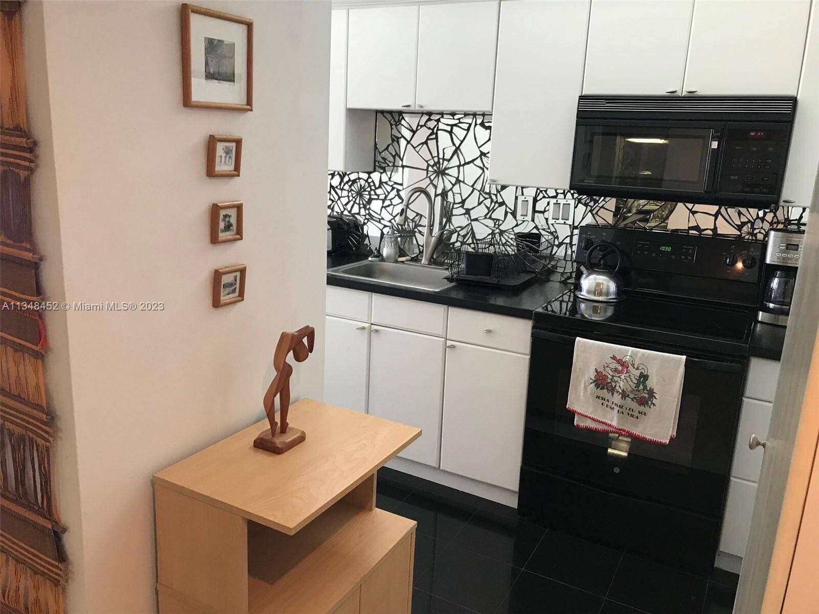 Decoplage at 100 Lincoln Rd, Miami Beach, FL 33139 - For Rent photo 15