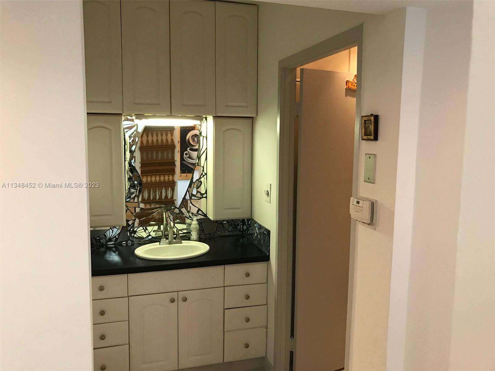 Decoplage at 100 Lincoln Rd, Miami Beach, FL 33139 - For Rent photo 20