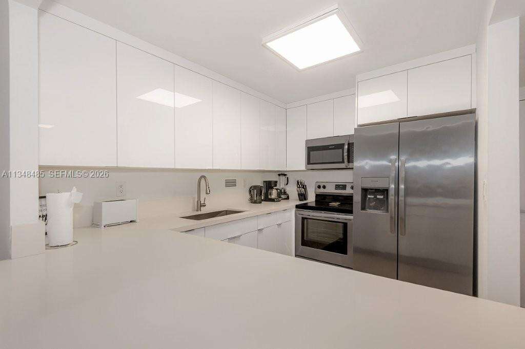 Roney Palace at 2301 Collins Ave, Miami Beach, FL 33139 - For Rent photo 13