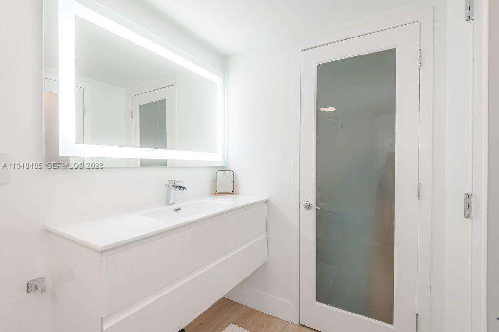 Roney Palace at 2301 Collins Ave, Miami Beach, FL 33139 - For Rent photo 15