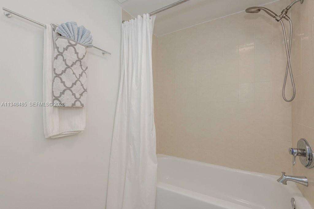 Roney Palace at 2301 Collins Ave, Miami Beach, FL 33139 - For Rent photo 9
