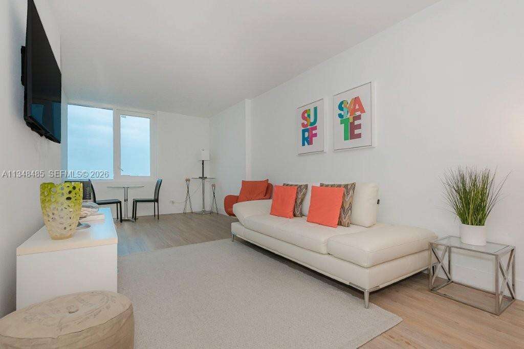 Roney Palace at 2301 Collins Ave, Miami Beach, FL 33139 - For Rent photo 10