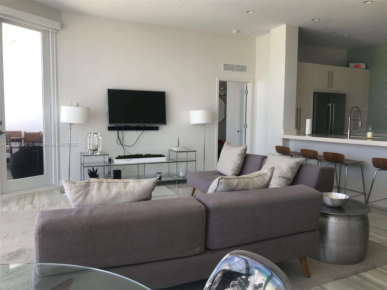 Decoplage at 100 Lincoln Rd, Miami Beach, FL 33139 - For Rent photo 15
