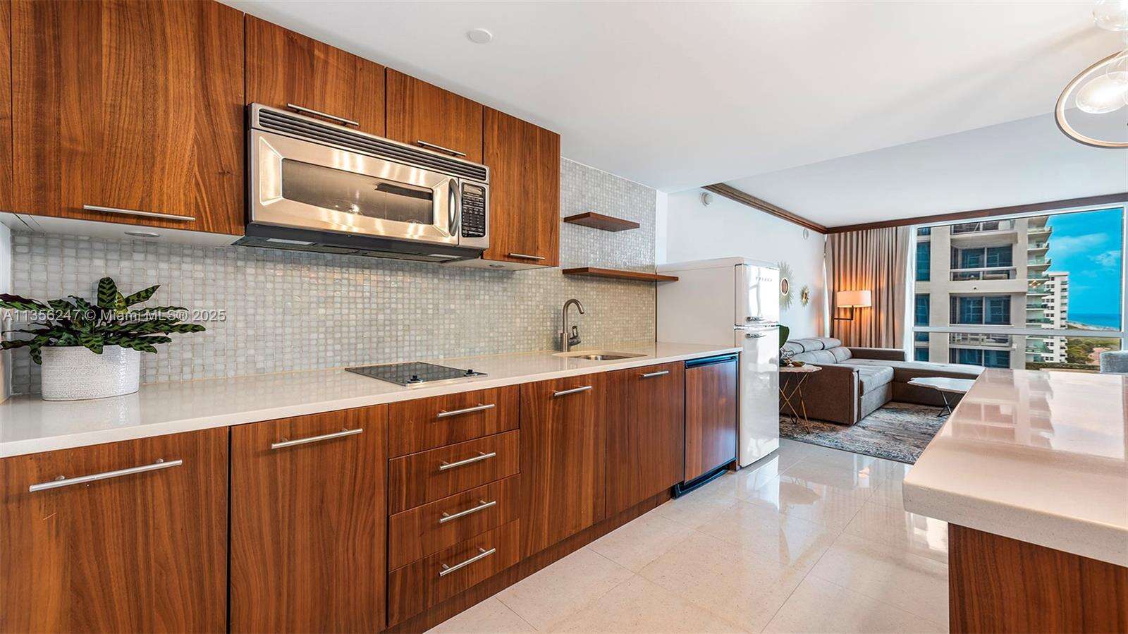 Central Carillon at Miami Beach, FL 33141 - For Rent photo 12