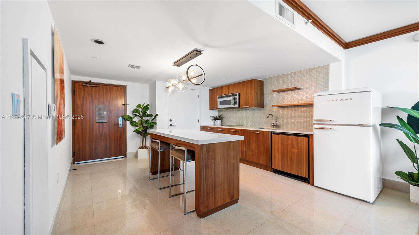 Central Carillon at Miami Beach, FL 33141 - For Rent photo 13