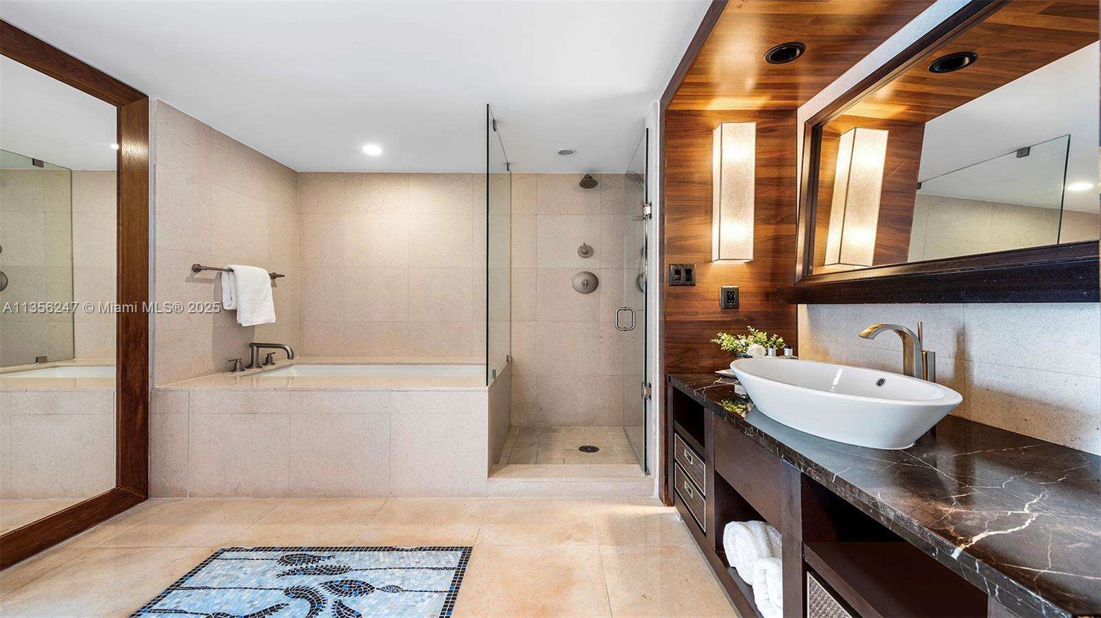 Central Carillon at Miami Beach, FL 33141 - For Rent photo 16