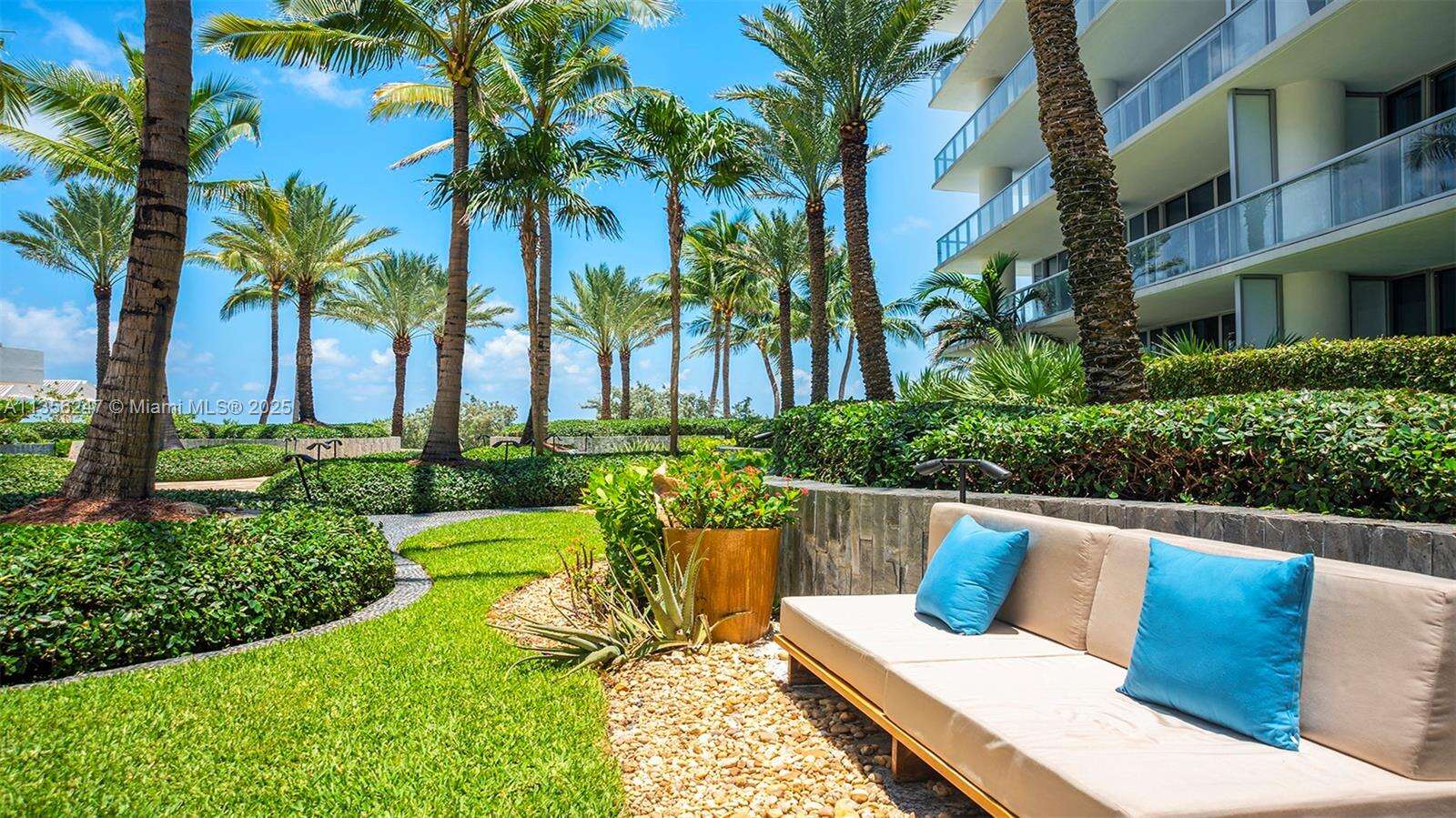 Central Carillon at Miami Beach, FL 33141 - For Rent photo 30