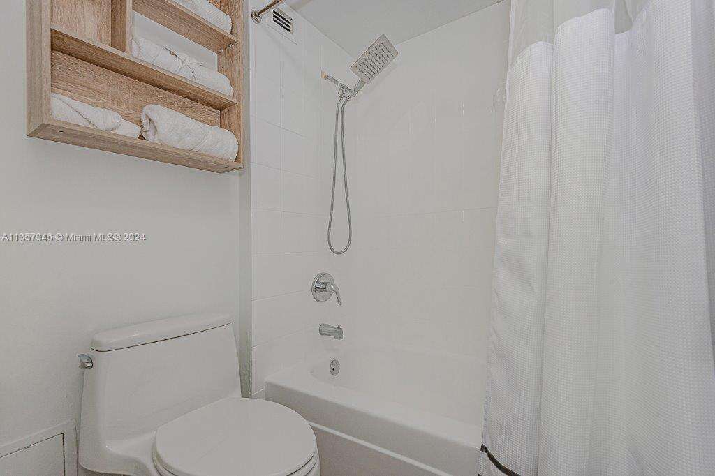 Roney Palace at 2301 Collins Ave, Miami Beach, FL 33139 - For Rent photo 17