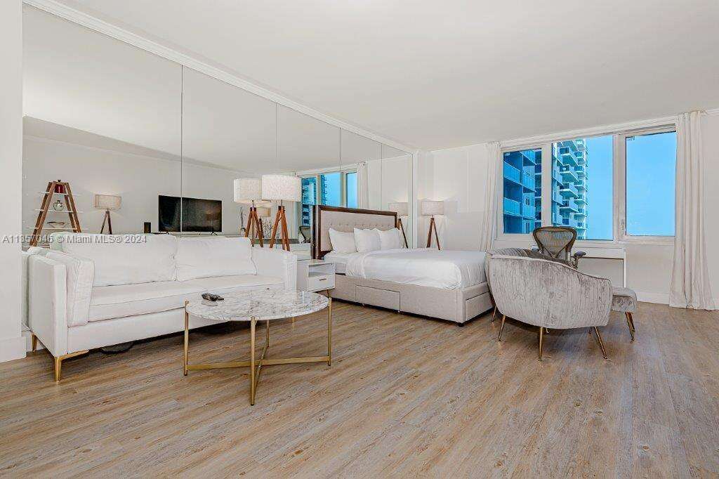 Roney Palace at 2301 Collins Ave, Miami Beach, FL 33139 - For Rent photo 4