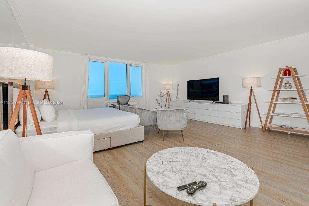 Roney Palace at 2301 Collins Ave, Miami Beach, FL 33139 - For Rent photo 6
