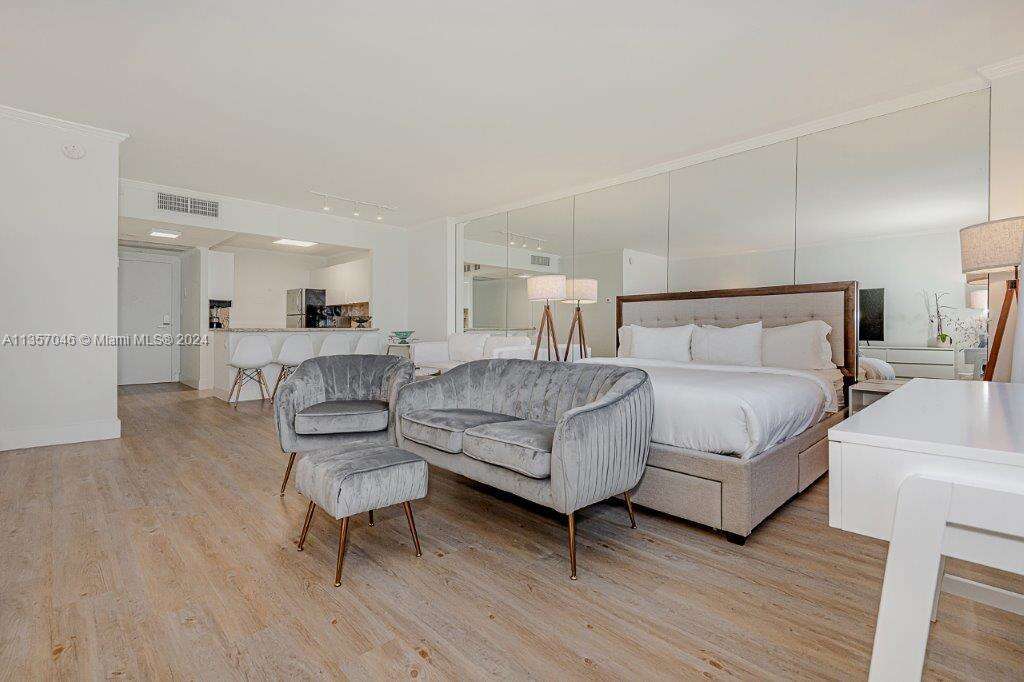 Roney Palace at 2301 Collins Ave, Miami Beach, FL 33139 - For Rent photo 9