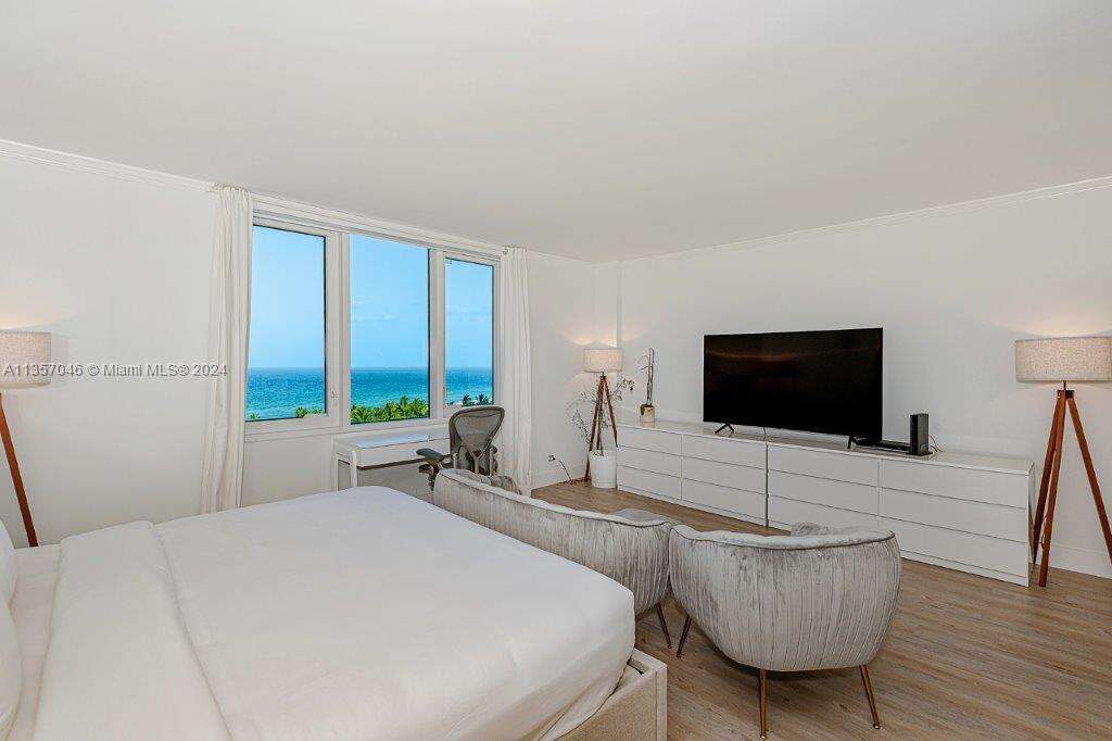 Roney Palace at 2301 Collins Ave, Miami Beach, FL 33139 - For Rent photo 10