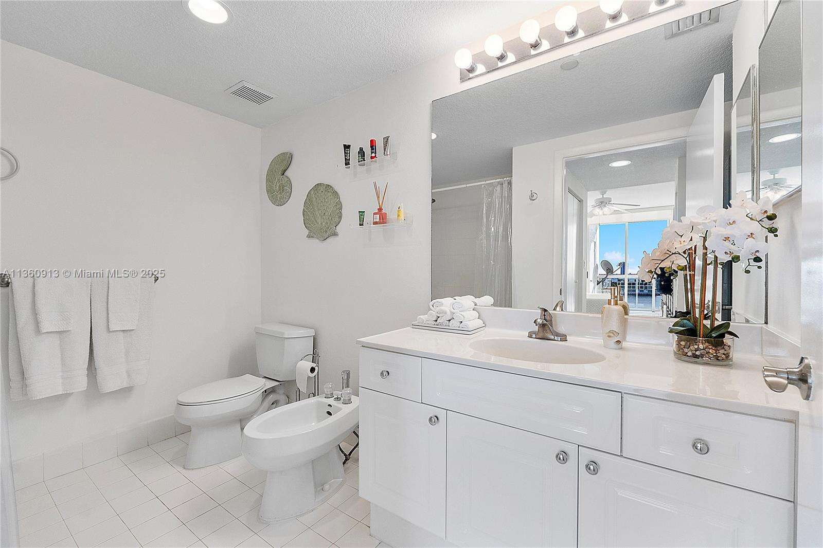 Golden Bay Club at 17050 Bay Rd, Sunny Isles Beach, FL 33160 - For Rent photo 17