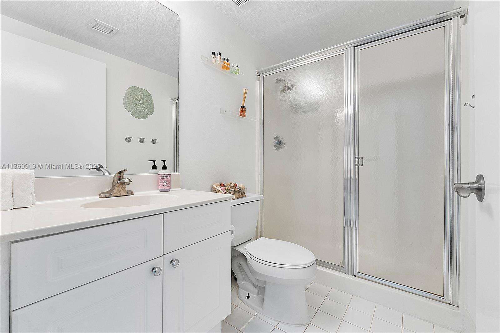 Golden Bay Club at 17050 Bay Rd, Sunny Isles Beach, FL 33160 - For Rent photo 28