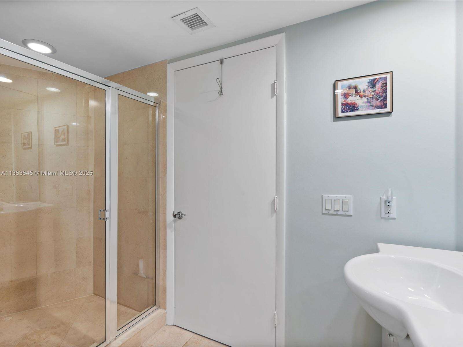The Beach Club Two at 1830 Ocean Dr, Hallandale Beach, FL 33009 - For Rent photo 23