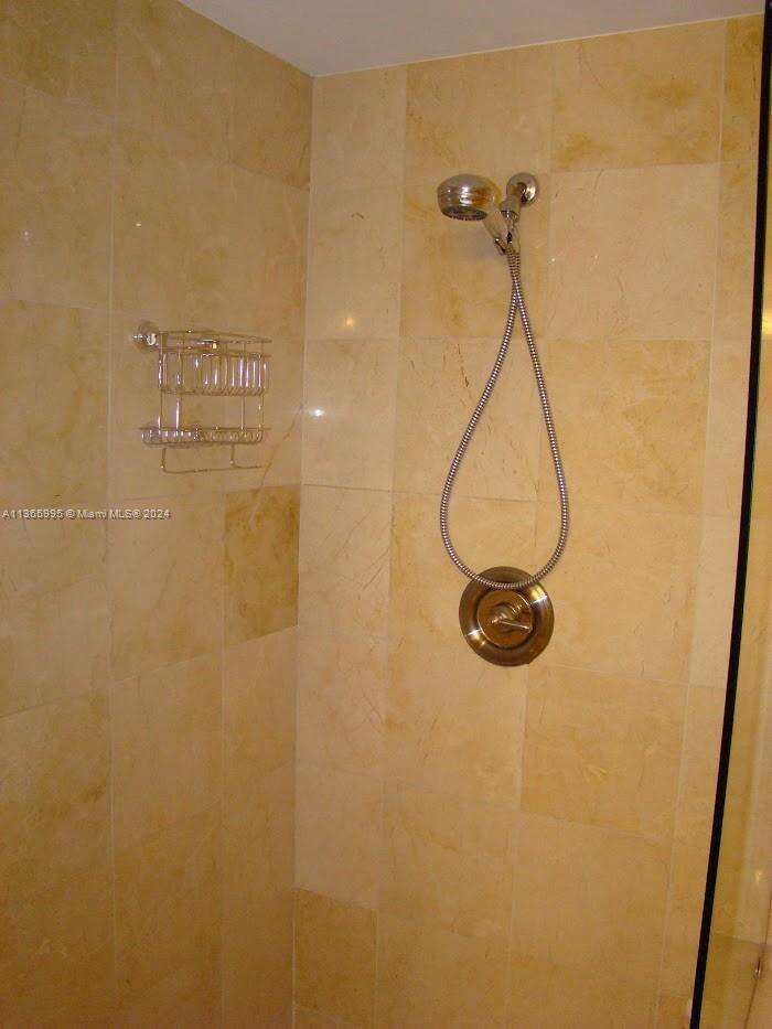 Akoya at 6365 Collins Ave, Miami Beach, FL 33141 - For Rent photo 12