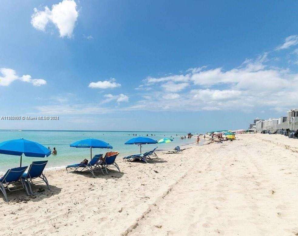 Akoya at 6365 Collins Ave, Miami Beach, FL 33141 - For Rent photo 17