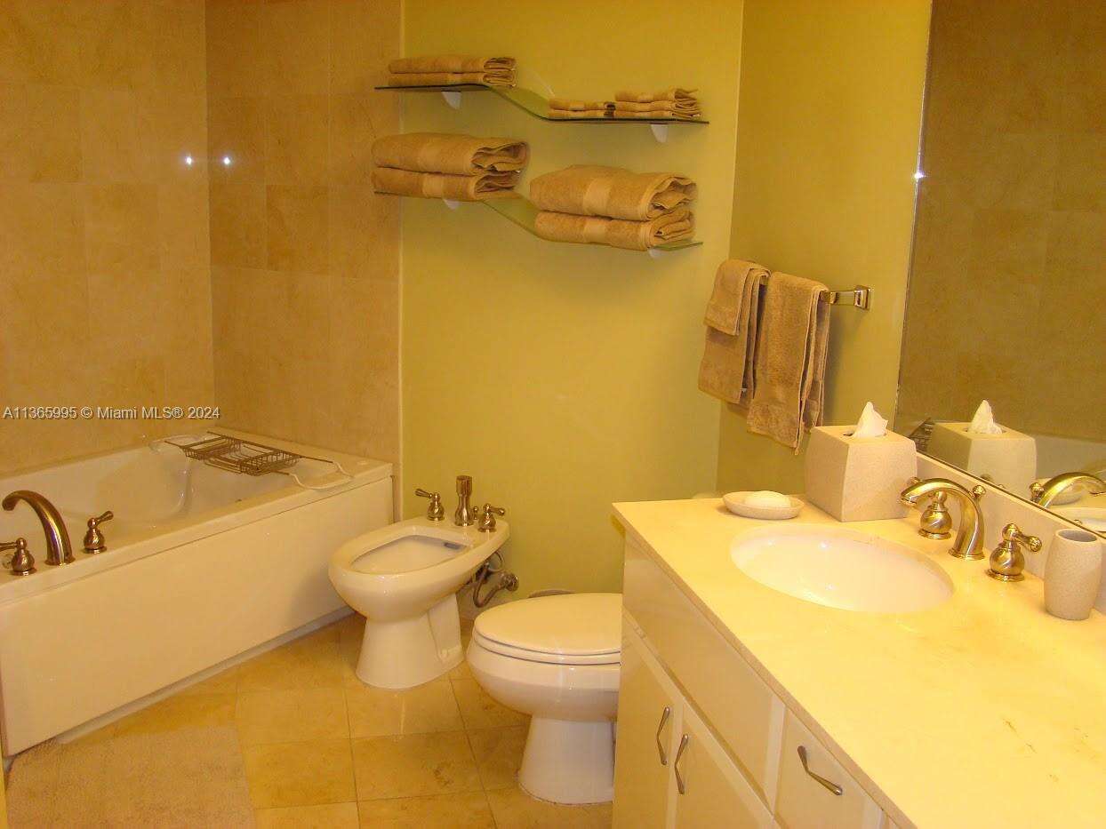 Akoya at 6365 Collins Ave, Miami Beach, FL 33141 - For Rent photo 9