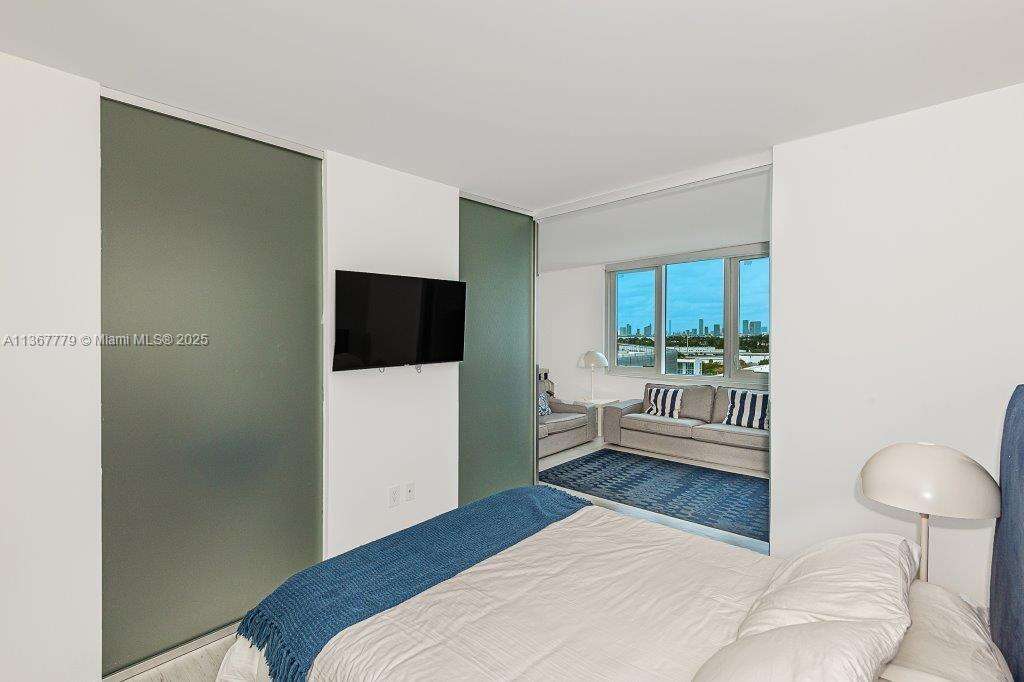 Roney Palace at 2301 Collins Ave, Miami Beach, FL 33139 - For Rent photo 1