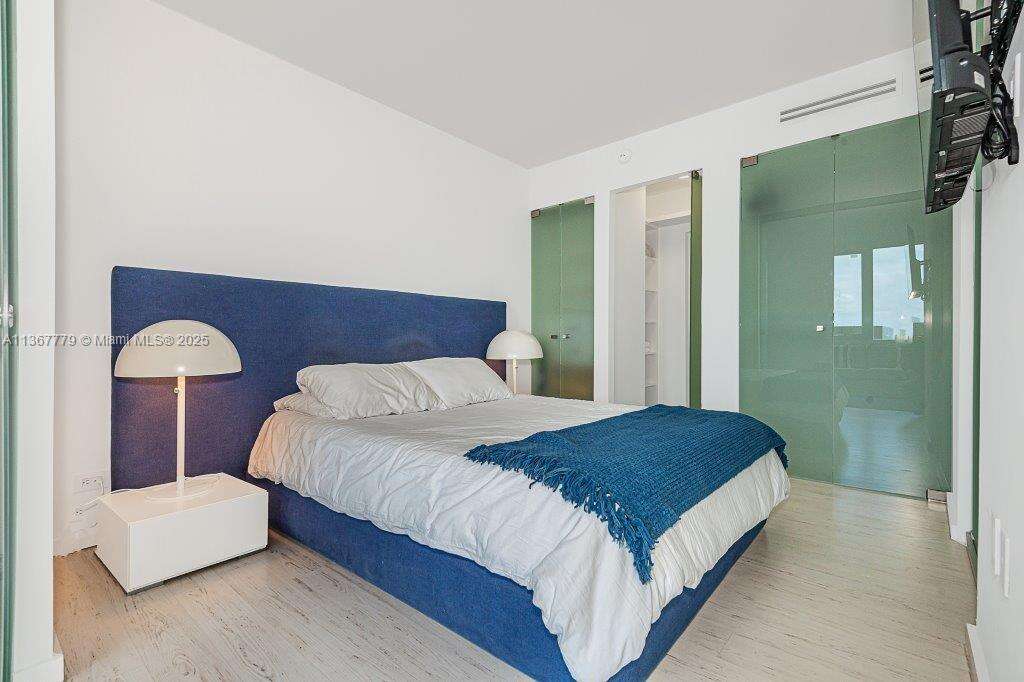 Roney Palace at 2301 Collins Ave, Miami Beach, FL 33139 - For Rent photo 2