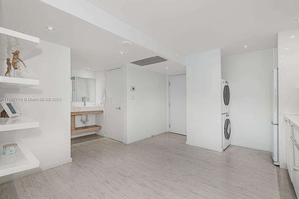 Roney Palace at 2301 Collins Ave, Miami Beach, FL 33139 - For Rent photo 12