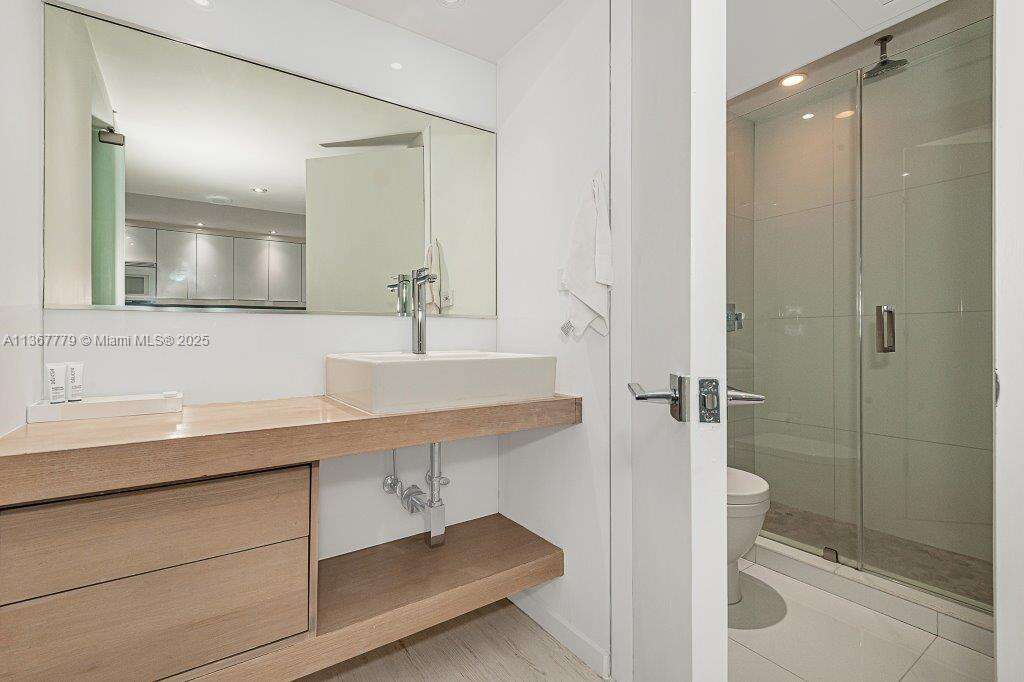 Roney Palace at 2301 Collins Ave, Miami Beach, FL 33139 - For Rent photo 18