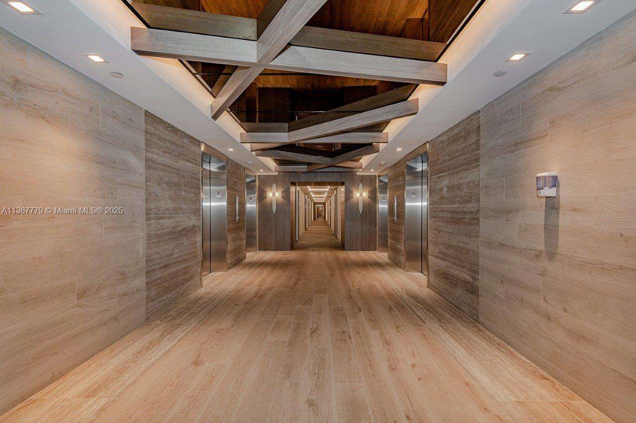 Roney Palace at 2301 Collins Ave, Miami Beach, FL 33139 - For Rent photo 22