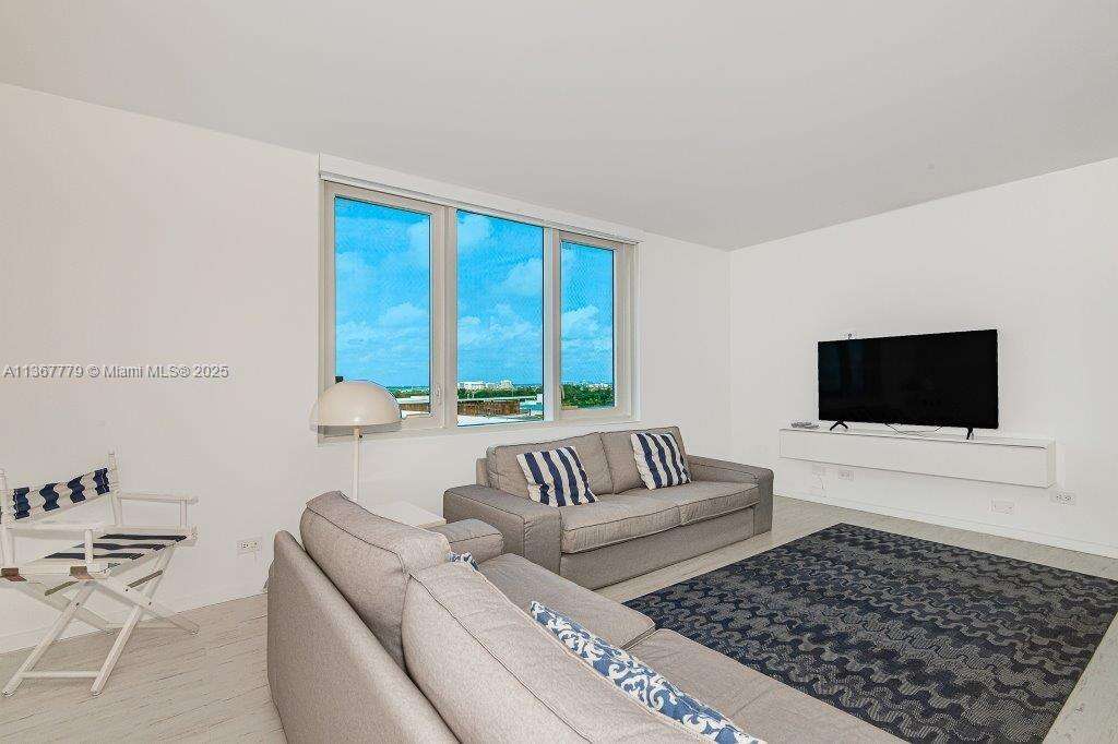 Roney Palace at 2301 Collins Ave, Miami Beach, FL 33139 - For Rent photo 5