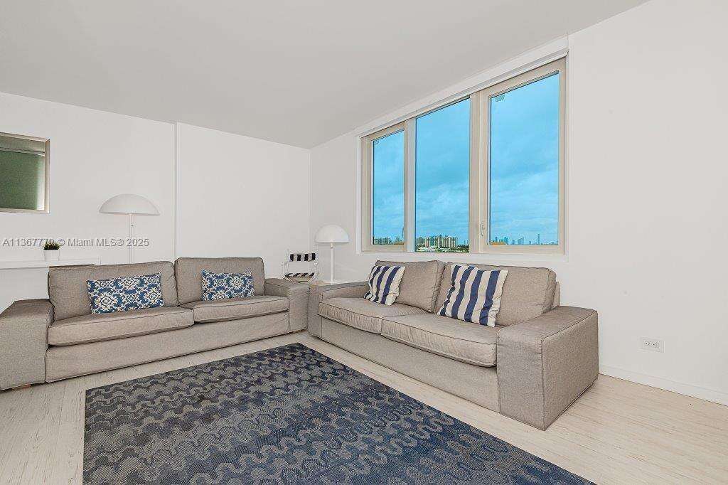 Roney Palace at 2301 Collins Ave, Miami Beach, FL 33139 - For Rent photo 6