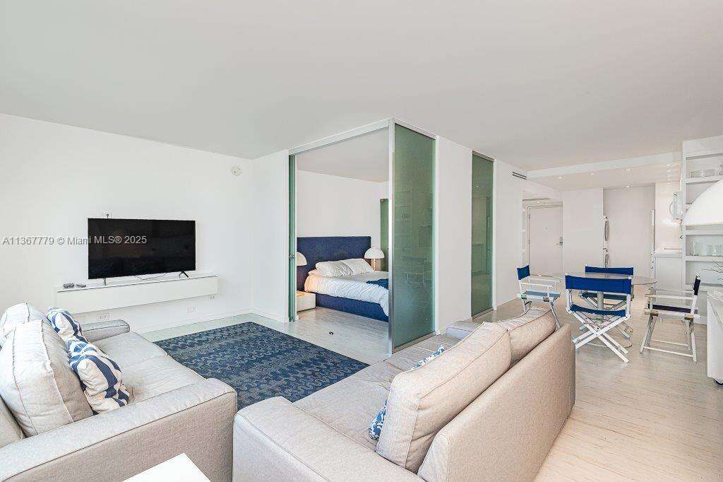 Roney Palace at 2301 Collins Ave, Miami Beach, FL 33139 - For Rent photo 8