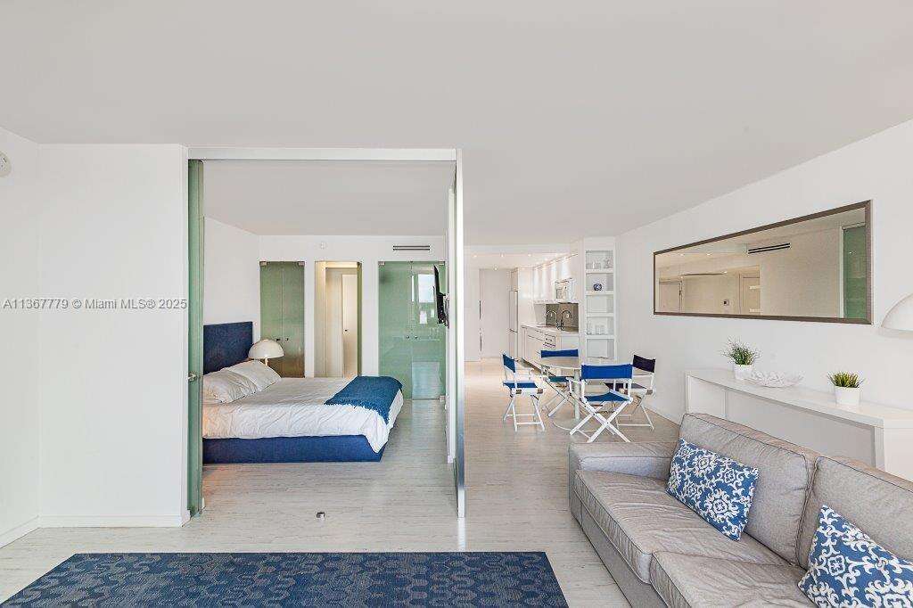 Roney Palace at 2301 Collins Ave, Miami Beach, FL 33139 - For Rent photo 9